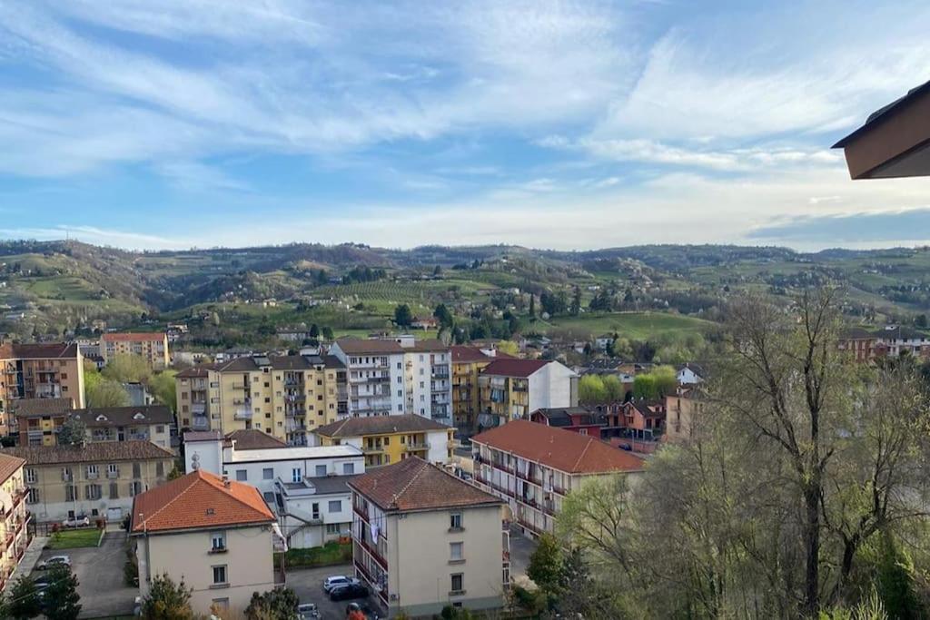 Bella Vista Lägenhet Canelli Exteriör bild